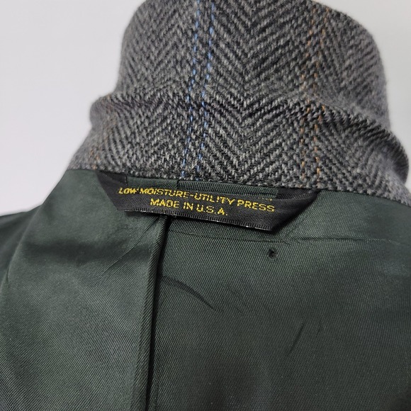 Cricketeer Men's Tweed Sport Coat Two Button Gray Lambs Wool Herringbone 50R‎ - Picture 13 of 16
